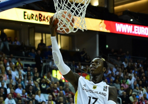 Dennis Schröeder