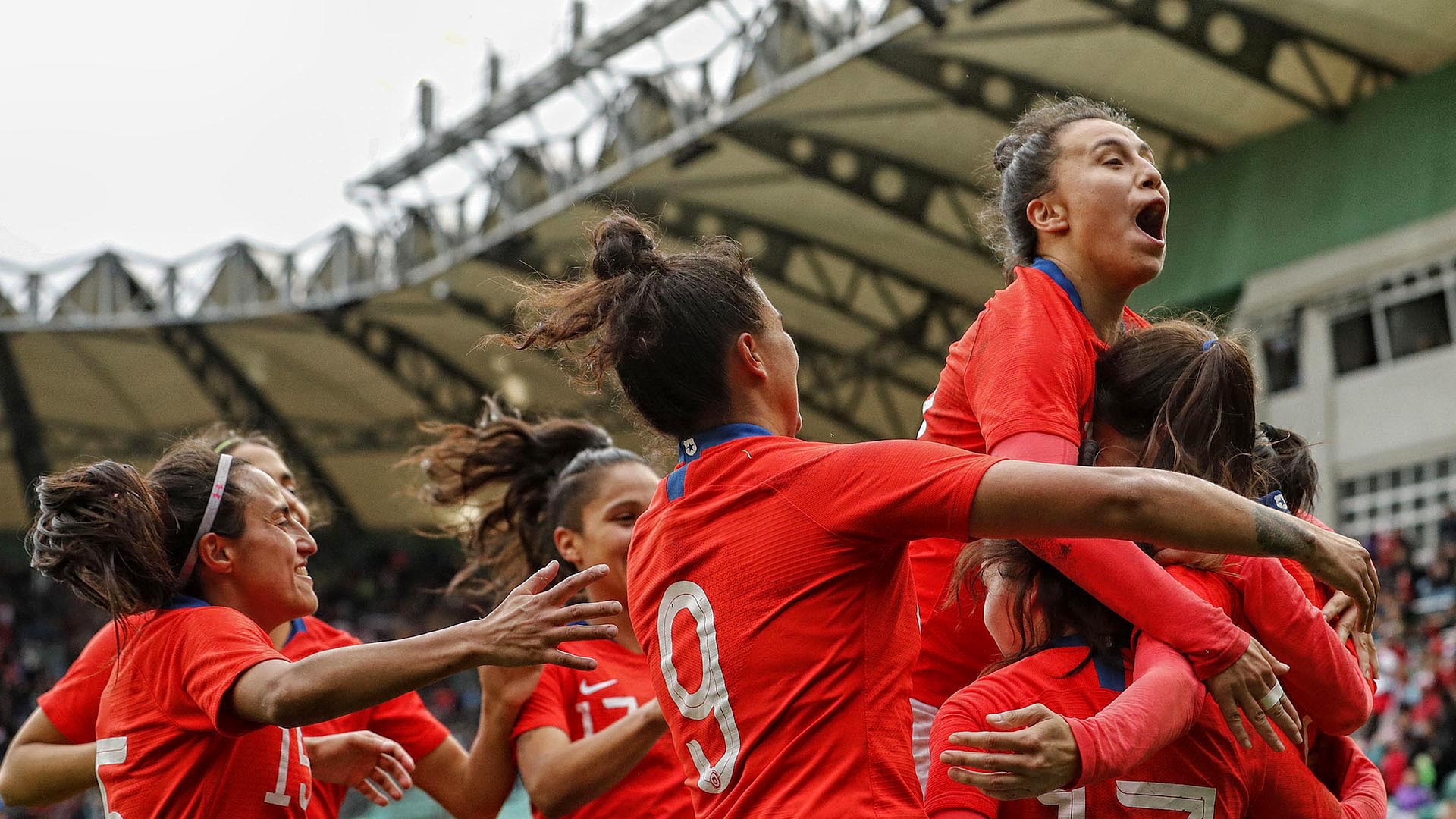 Selección femenina de Fútbol: Serán una de las máximas atracciones de la delegación nacional. Su clasificación es un hito histórico, no solo en la rama femenina. También en los deportes colectivos.