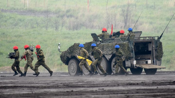 Los soldados del Ejército de Japón, durante unas maniobras.