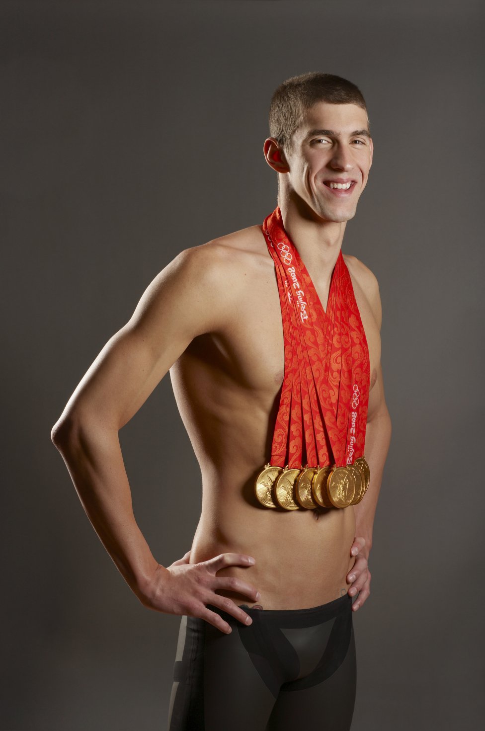 El tiburón de Baltimore tiene el récord de medallas en natación, en una edición y en la historia de los Juegos Olímpicos. 23 oros, 3 platas y 2 bronces.