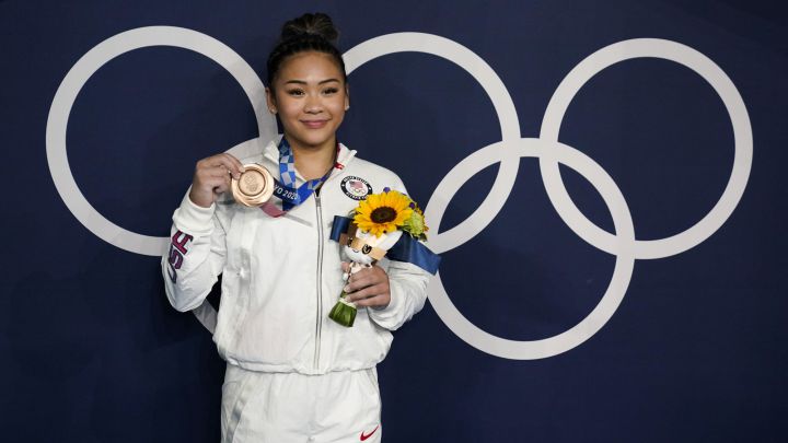 Sunisa Lee gana bronce en barras y suma su tercer medalla en Tokio 2020
