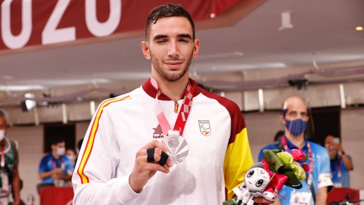 Sergio Ibáñez, con su plata.