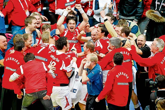 Hvidt conduce a Dinamarca al oro