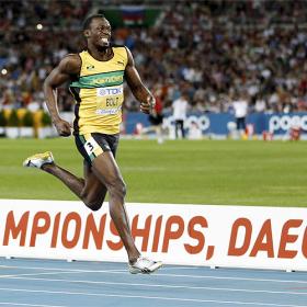 Usain Bolt revalida su título de los 200 metros lisos Usain Bolt revalida su título de los 200 metros lisos