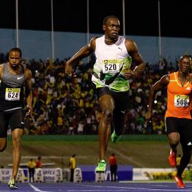 Bolt comienza la temporada en los 100 metros con 9.82 Bolt comienza la temporada en los 100 metros con 9.82