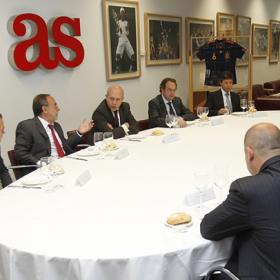 "Echo en falta a Raúl en la Eurocopa, pero respeto a Del Bosque" "Echo en falta a Raúl en la Eurocopa, pero respeto a Del Bosque"