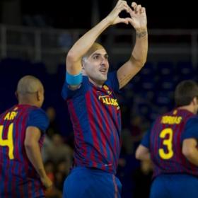 El Barça remonta a ElPozo Murcia y se adelanta en la final El Barça remonta a ElPozo Murcia y se adelanta en la final