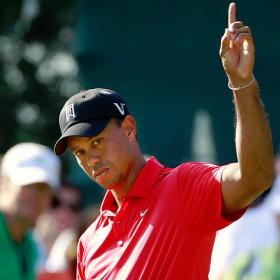 Tiger gana el National y pasa a Nicklaus en títulos de la PGA Tiger gana el National y pasa a Nicklaus en títulos de la PGA