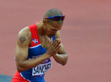 Félix Sánchez gana la medalla de oro en los 400 metros valla
