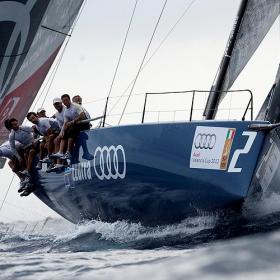 El 'Azzurra', lidera la Valencia Cup y ataca al 'Quantum' El 'Azzurra', lidera la Valencia Cup y ataca al 'Quantum'