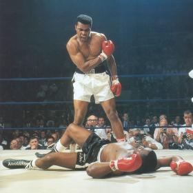 Golpes sobre el ring y a la sociedad americana Golpes sobre el ring y a la sociedad americana