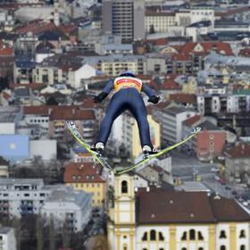 Schlierenzauer es líder tras dominar en Innsbruck Schlierenzauer es líder tras dominar en Innsbruck