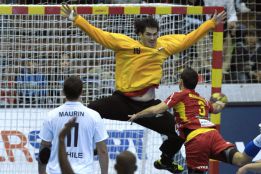Chile mostró maneras pero cayó ante la experta Macedonia Chile mostró maneras pero cayó ante la experta Macedonia