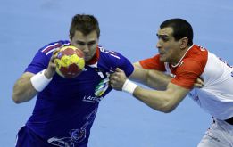 El campeón debuta con una trabajada victoria ante Túnez El campeón debuta con una trabajada victoria ante Túnez