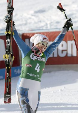 Alice McKennis sorprende en el descenso de Sankt Anton Alice McKennis sorprende en el descenso de Sankt Anton