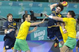 Goleada de récord de los Hispanos ante Australia Goleada de récord de los Hispanos ante Australia