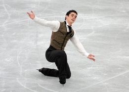 Javier Fernández recupera los patines que perdió en un vuelo Javier Fernández recupera los patines que perdió en un vuelo