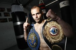 Kiko Martínez defiende su título europeo supergallo en Belfast Kiko Martínez defiende su título europeo supergallo en Belfast