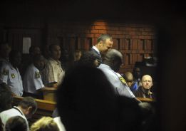 Oscar Pistorius se enfrenta a una pena de cadena perpetua Oscar Pistorius se enfrenta a una pena de cadena perpetua