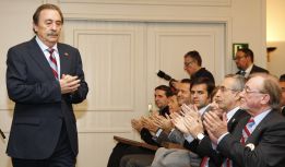 Román: "Debimos haber ganado más dinero con el Mundial" Román: "Debimos haber ganado más dinero con el Mundial"