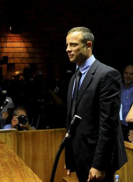 Un testigo oyó discutir en casa de Pistorius antes del crimen Un testigo oyó discutir en casa de Pistorius antes del crimen