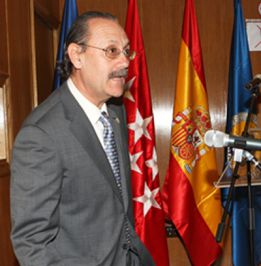 El decano del INEF: "Sólo dimiten el Papa y Sampedro, que soy yo" El decano del INEF: "Sólo dimiten el Papa y Sampedro, que soy yo"