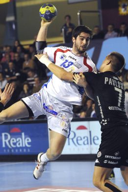 Ademar vuelve a apoyarse en Ruesga y Malumbres para ganar Ademar vuelve a apoyarse en Ruesga y Malumbres para ganar