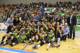 El Unicaja Almería conquista la Liga tras derrotar al CAI Teruel El Unicaja Almería conquista la Liga tras derrotar al CAI Teruel
