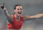 Yelena Isinbayeva vence en Shanghai en su reaparición