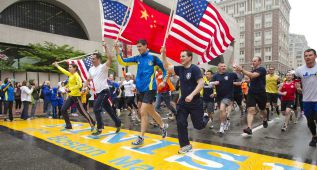 3.000 personas cubren la milla final de la Maratón de Boston