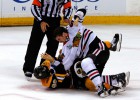Boston Bruins gana 2-0 a Chicago y domina en la final de la NHL