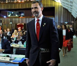 Más lobby: viaje de Madrid a China en busca de cinco votos Más lobby: viaje de Madrid a China en busca de cinco votos