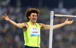 El ruso Ivan Ukhov superó 2,41 metros en salto de altura