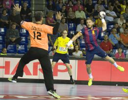 El Barça, imparable en ataque flojea en defensa con el Huesca