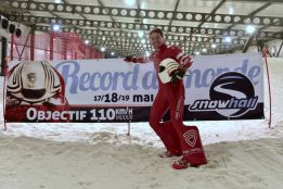 Jan Farrell bate el récord del mundo indoor a 104,956 km/h