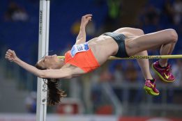 Ruth Beitia salta 2,00 en Roma: victoria y líder mundial del año