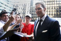 Tom Brady niega el escándalo Deflategate ante Roger Goodell