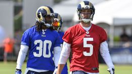 Nick Foles amplía su contrato con los Rams hasta 2017
