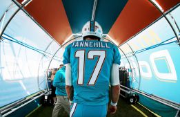 Miami y Tannehill le hace la pascua a New England