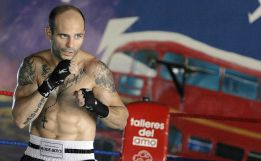 Kiko Martínez: Mundial ante Santa Cruz en Los Ángeles