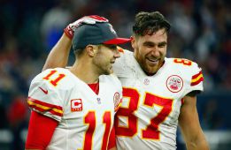 Travis Kelce y su quarterback, Alex Smith