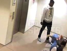 Dante Fowler Jr. presenciando la pelea entre su novia y la madre de su hijo