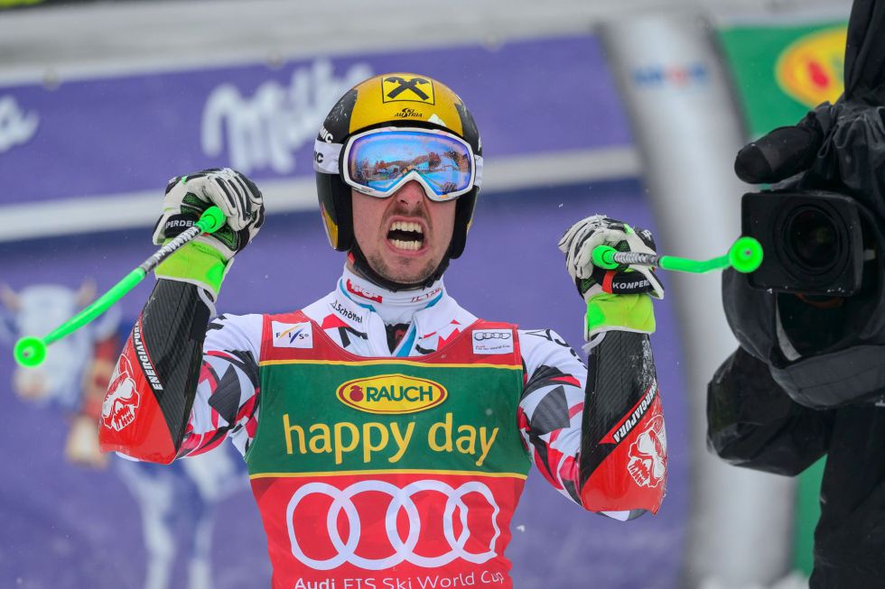 Hirscher iguala el histórico récord de Girardelli