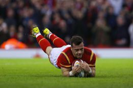 Atracón galés ante Italia en el adiós de Brunel y Castrogiovanni