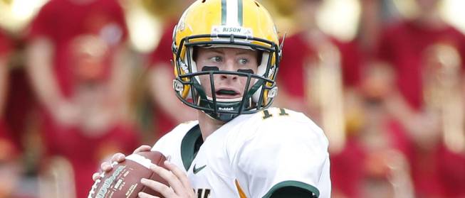 Carson Wentz es uno de los dos candidatos a ser número 1 del draft 2016 de la NFL.