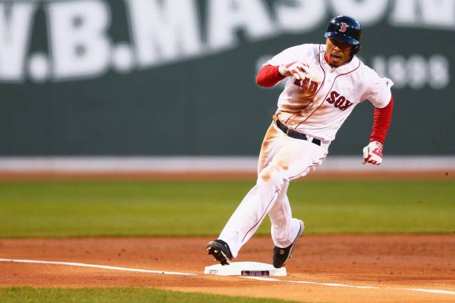 Red Sox, luces y miedos sobre el diamante de Fenway