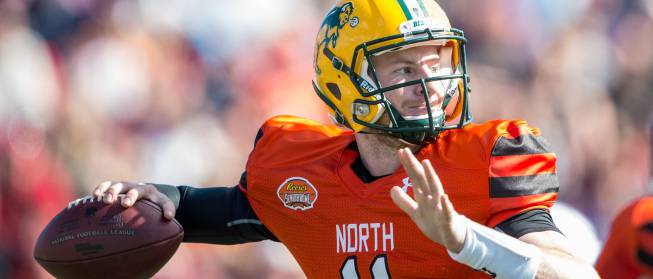Carson Wentz es el quarterback del Draft con mayor proyección.