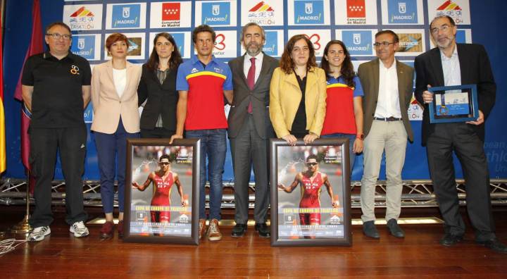 Raña: "Acabar en el Palacio Real va a vender mucho el triatlón"