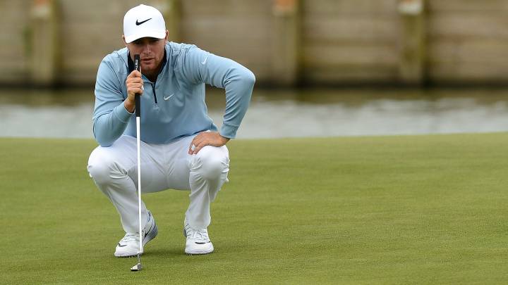 Bjerregaard, líder con hoyo en uno tras perder los palos