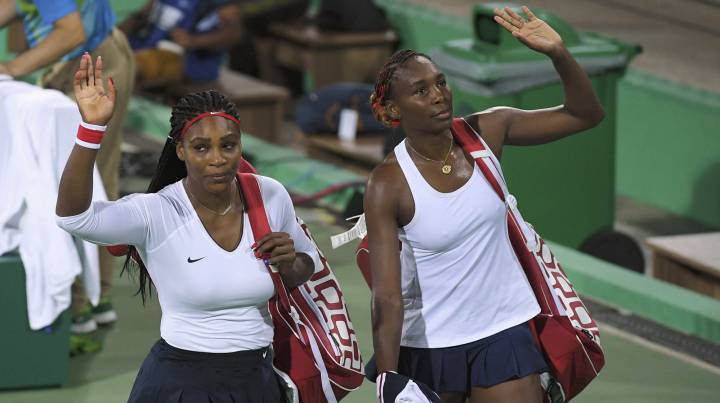 Venus y Serena Williams caen en primera ronda de dobles